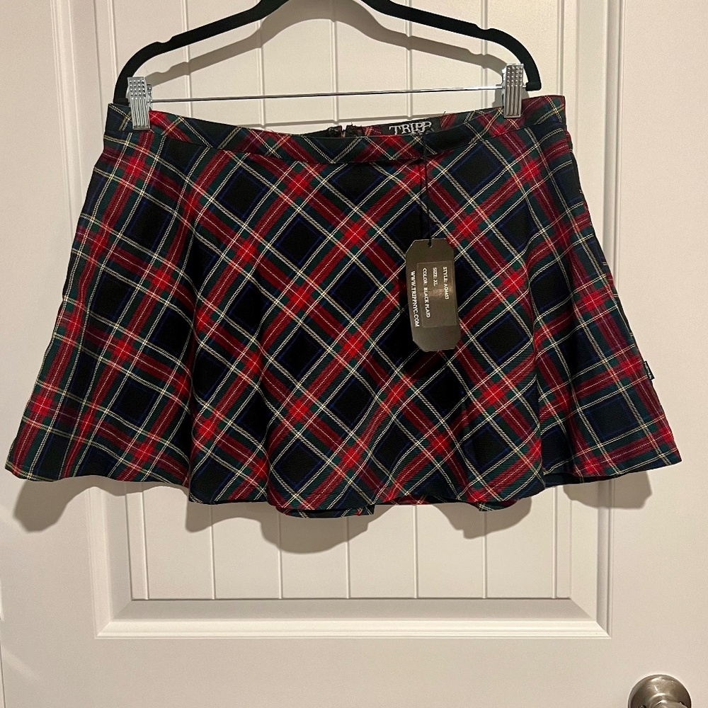 Tripp NYC black plaid skirt